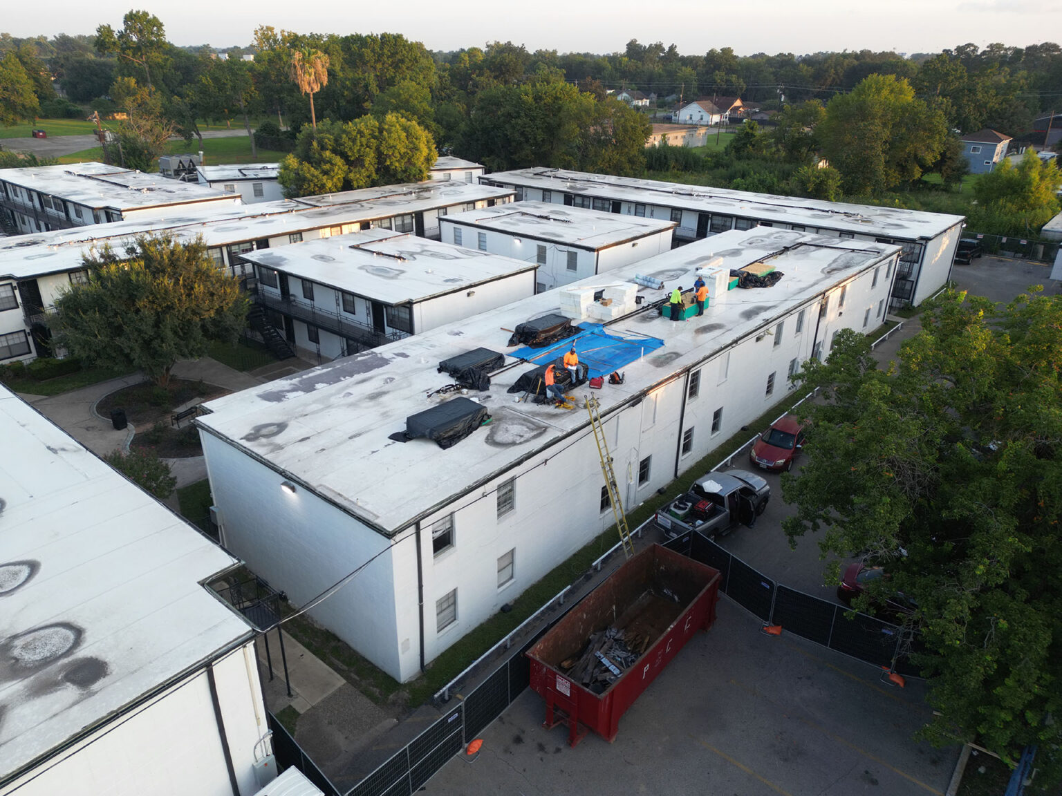 Why Choosing the Right Commercial Roofing Company Matters